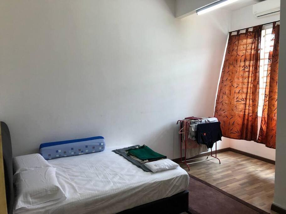 Nice Seremban 2 1/2 Storey House With 4 Rooms Ngoại thất bức ảnh